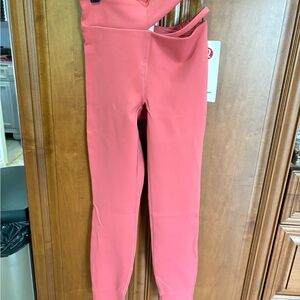 NWT Lululemon cut out waist 25 inches leggings